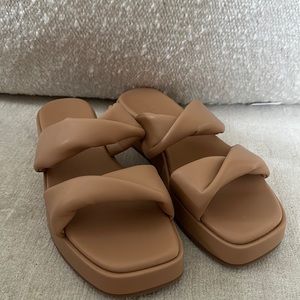Double twist sandals